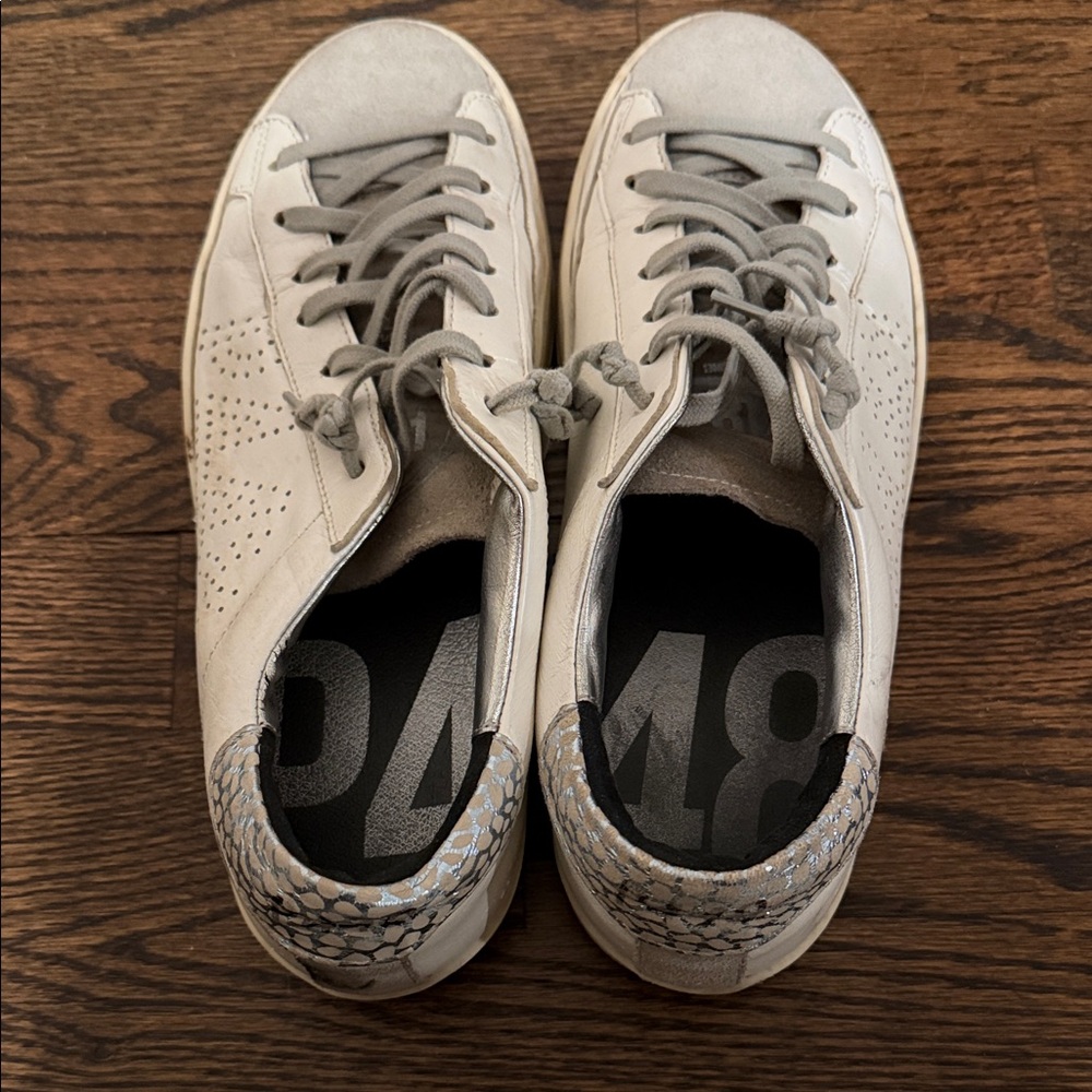 Stylish p448 White Sneakers